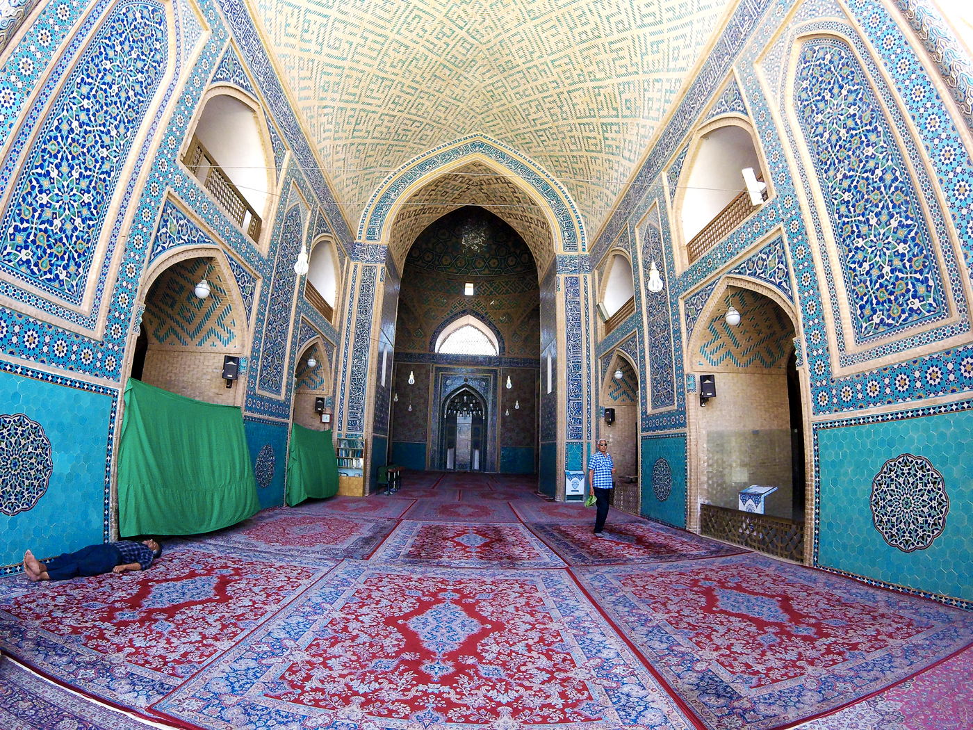 Voyage à vélo, traverser l'Iran à vélo, Grande Mosquée d'Yazd ou mosquée Jameh. Cycling travel, biketouring, cycling Iran, Jameh mosque of Yazd.